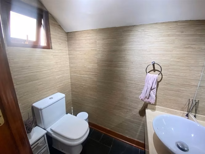 Casa en venta de 4 /5 dorm. en Piedra Roja Colina