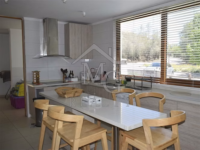 Casa en venta de 4 dorm. en Las Brisas Colina
