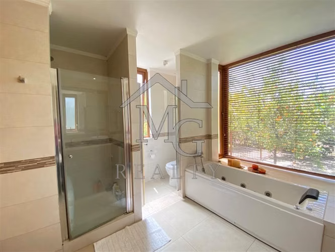 Casa en venta de 4 dorm. en Las Brisas Colina