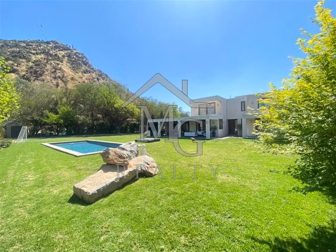 Casa en venta de 4 dorm. en Las Brisas Colina