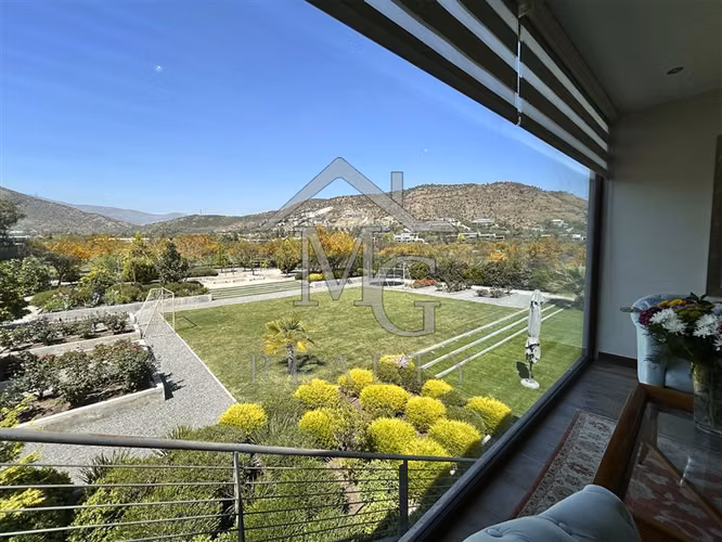 Casa en venta de 5 dorm. en Hacienda de chocureo Colina