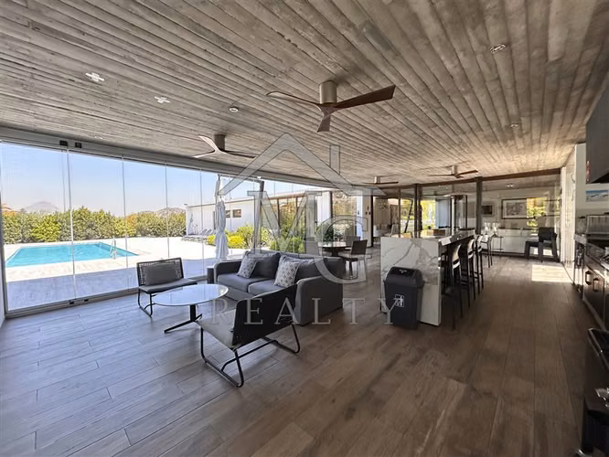 Casa en venta de 5 dorm. en Hacienda de chocureo Colina