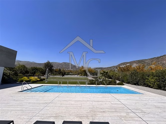 Casa en venta de 5 dorm. en Hacienda de chocureo Colina