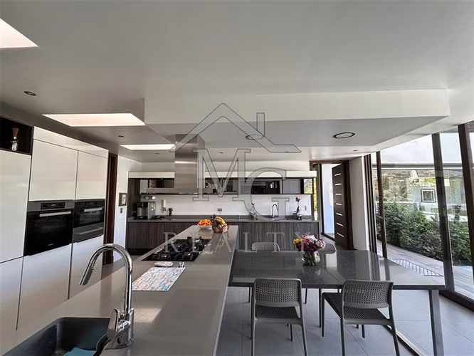 Casa en venta de 5 dorm. en Hacienda de chocureo Colina