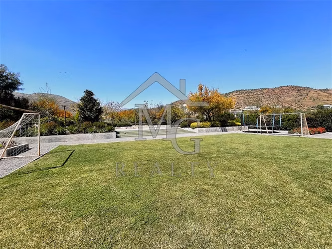 Casa en venta de 5 dorm. en Hacienda de chocureo Colina