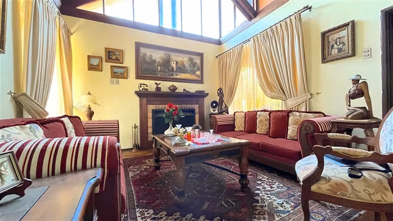 Casa en venta de 7 dorm. en Las Condes