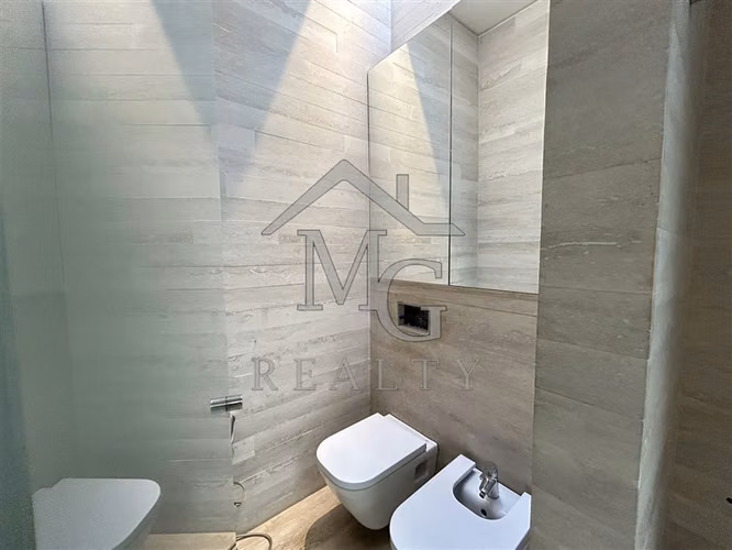 Casa en venta de 6 dorm. en Piedra Roja Colina