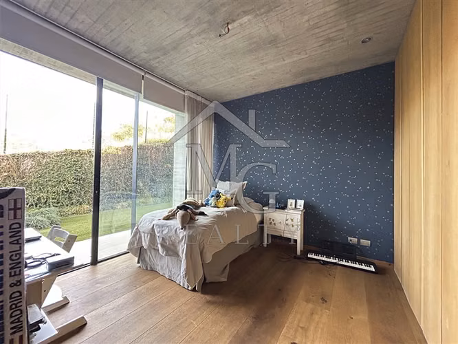 Casa en arriendo de 6 dorm. en Colina