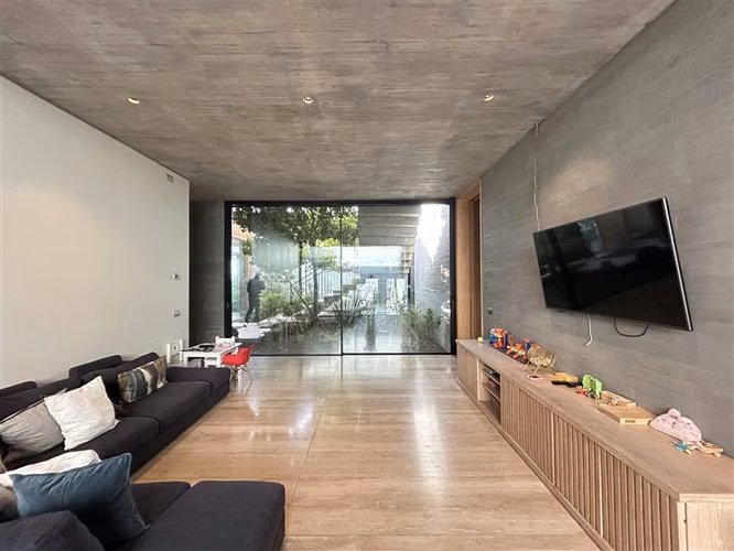 Casa en arriendo de 6 dorm. en Colina