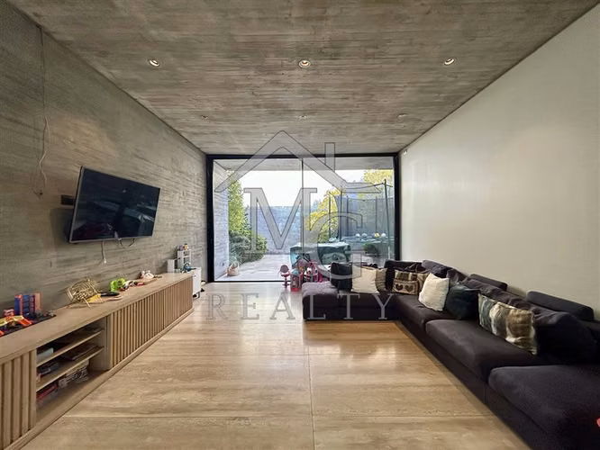 Casa en arriendo de 6 dorm. en Colina