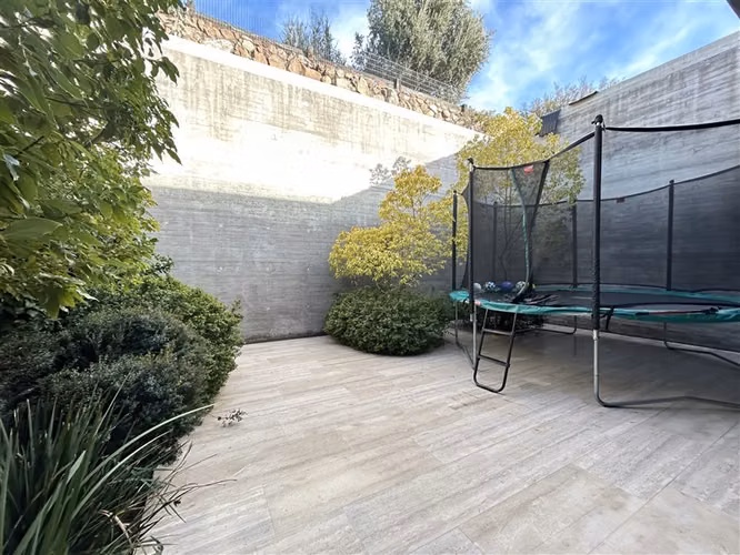 Casa en arriendo de 6 dorm. en Colina