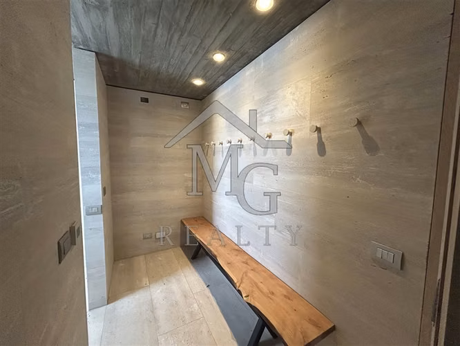 Casa en arriendo de 6 dorm. en Colina