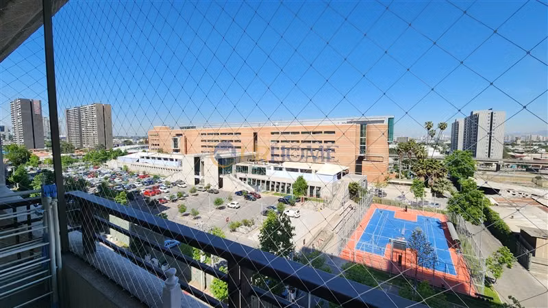 Departamento en venta de 1 dorm. y estacionamiento en Macul