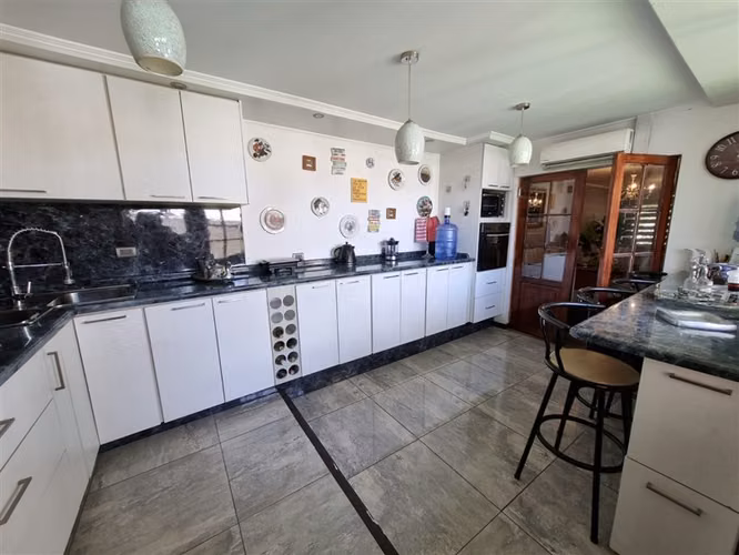 Casa en venta de 4 dorm. en Cerrillos