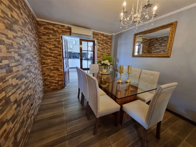 Casa en venta de 4 dorm. en Cerrillos