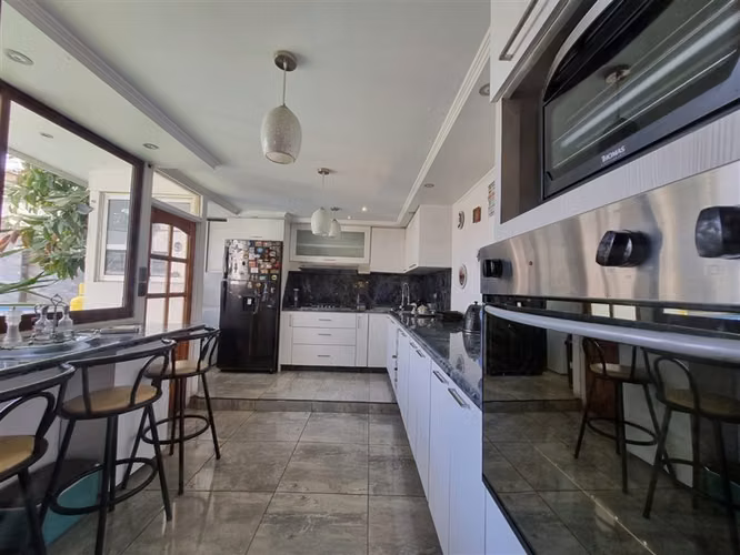 Casa en venta de 4 dorm. en Cerrillos