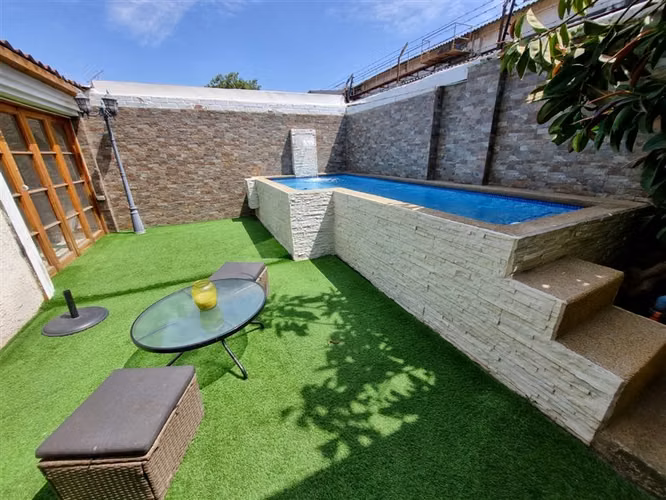 Casa en venta de 4 dorm. en Cerrillos