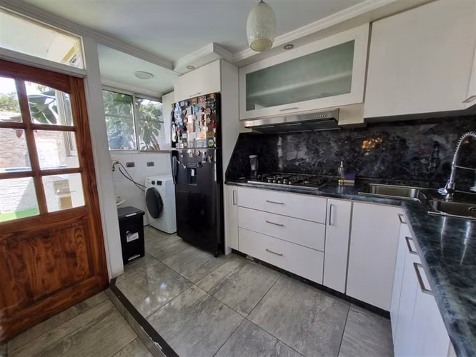 Casa en venta de 4 dorm. en Cerrillos