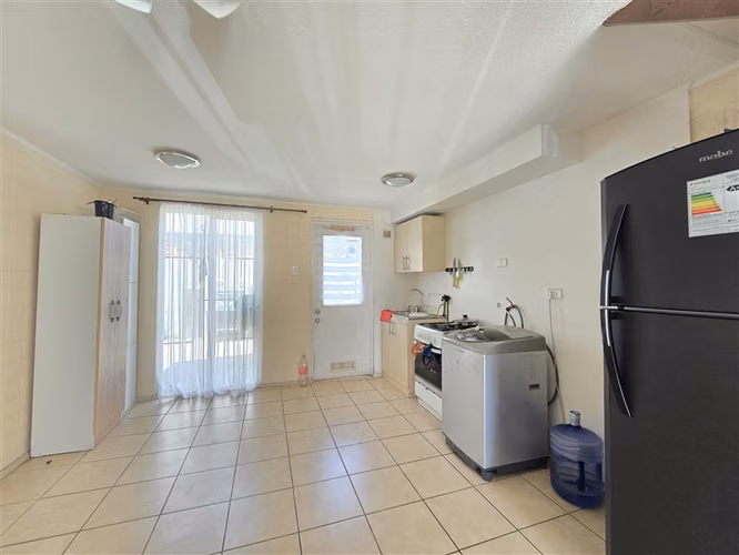 Casa de 2 pisos, perfecta para empezar en Valle Grande
