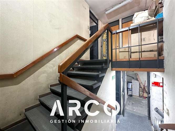 319 m2 de Bodegas + Local Comercial en venta en Santiago - Imagen 3