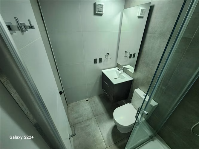 Departamento en venta de 2 dorm. en Macul casi nuevo.
