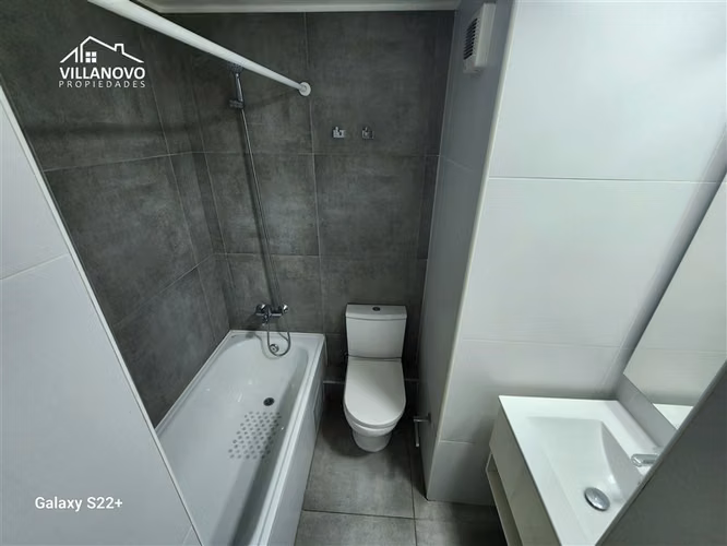 Departamento en venta de 2 dorm. en Macul casi nuevo.