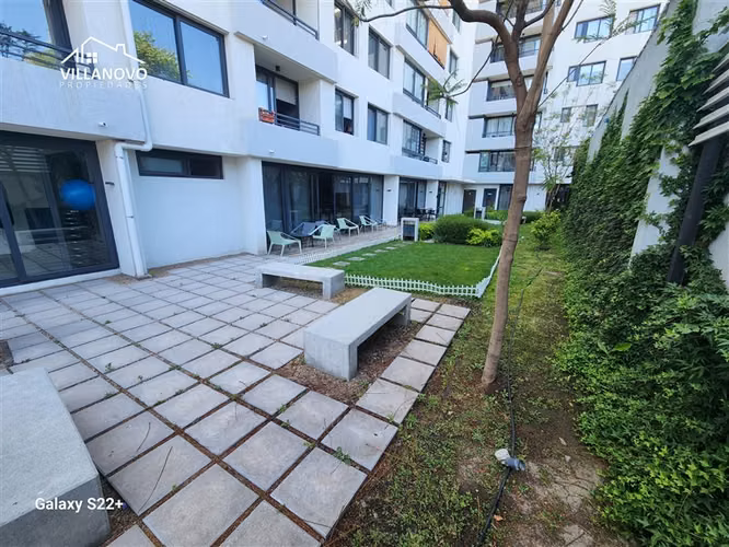 Departamento en venta de 2 dorm. en Macul casi nuevo.