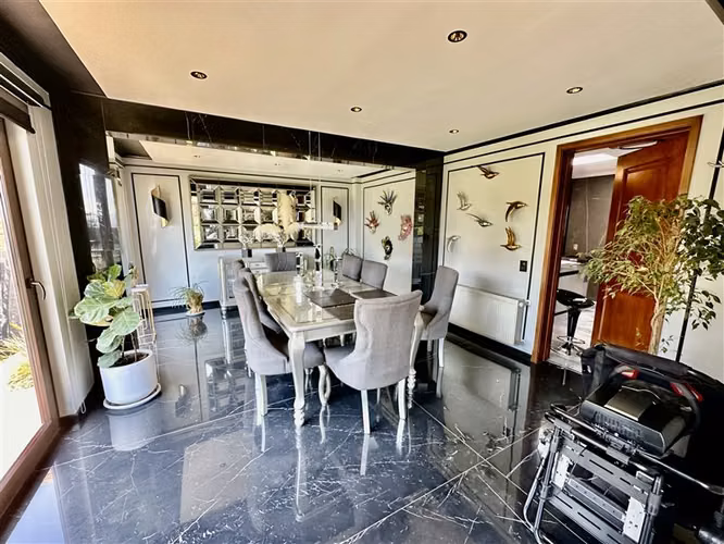 Casa en venta de 5 dorm. en Peñalolén - Imagen 2