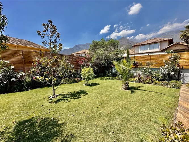 Casa en venta de 5 dorm. en Peñalolén - Imagen 5