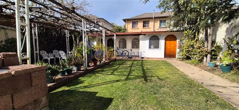 Se Vende Casa en Ñuñoa 4 dormitorios 2 baños, Oportunidad.