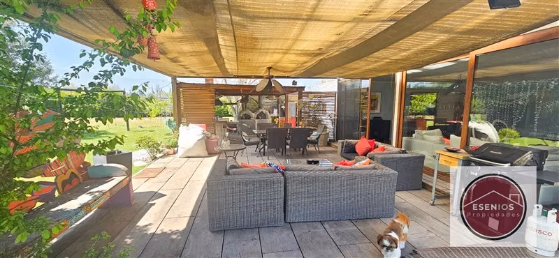 VENTA MODERNA LUMINOSA CASA EN COND. CHICUREO LOS INGLESES