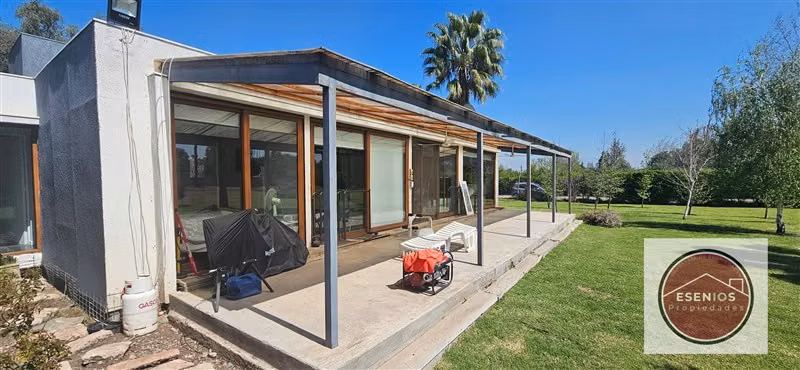 VENTA MODERNA LUMINOSA CASA EN COND. CHICUREO LOS INGLESES
