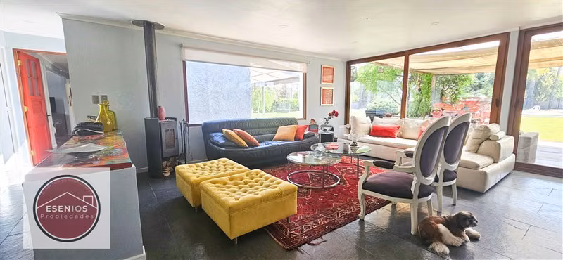 VENTA MODERNA LUMINOSA CASA EN COND. CHICUREO LOS INGLESES
