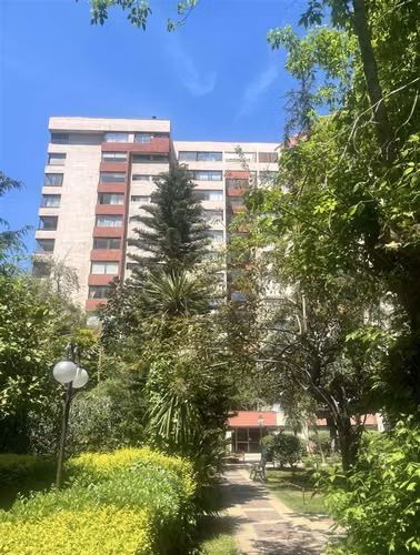 Departamento 2 dormitorios costado Parque Arauco Las Condes