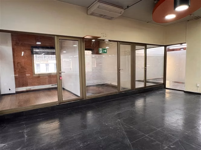 Espacio de 1.000m2 aprox en calle Agustinas, Santiago Centro - Imagen 13