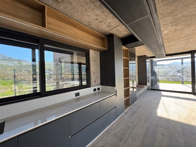 Moderna casa nueva en condominio sector Los Bravos