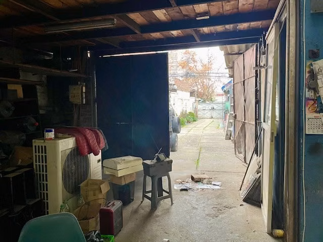 Galpón Industrial con casa de 3 dorm. en venta en San Miguel