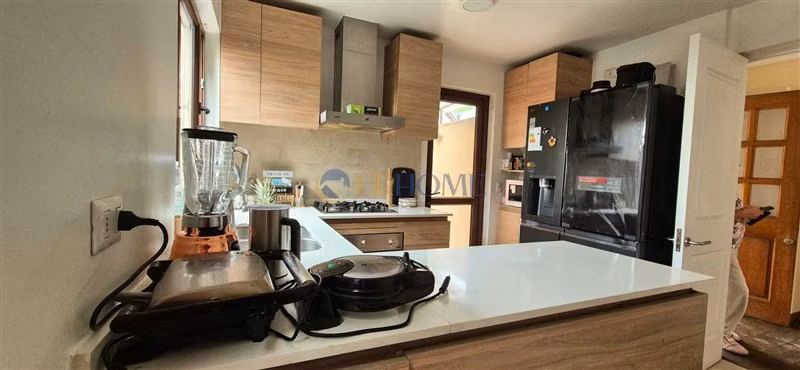 Casa En Venta 4 Dorm. 3 Baños Condominio La Florida
