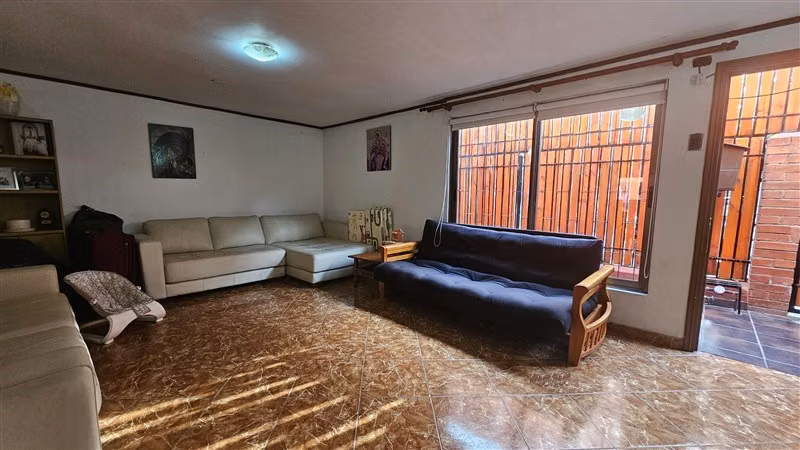 Casa en venta de 5 dorm. en Quinta Normal