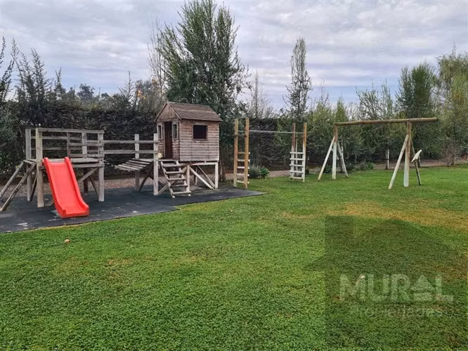 vendo solida casa, bajo tasacion, quincho, piscina,Talagante