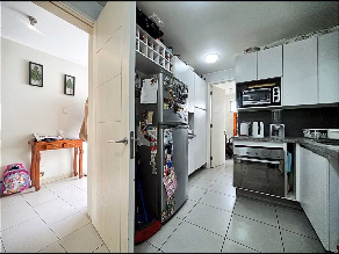 Casa en Venta 4D 4B, Frente a Colegio Lyncon, Chicureo.