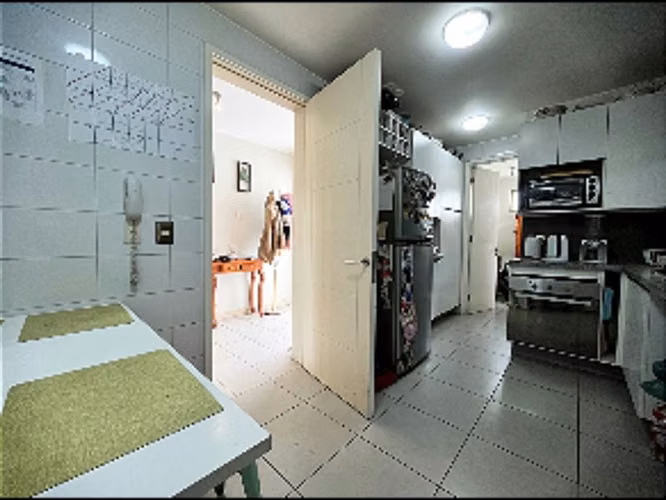 Casa en Venta 4D 4B, Frente a Colegio Lyncon, Chicureo.