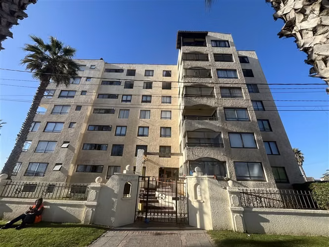 Departamento en venta de 3 dorm. en La Serena