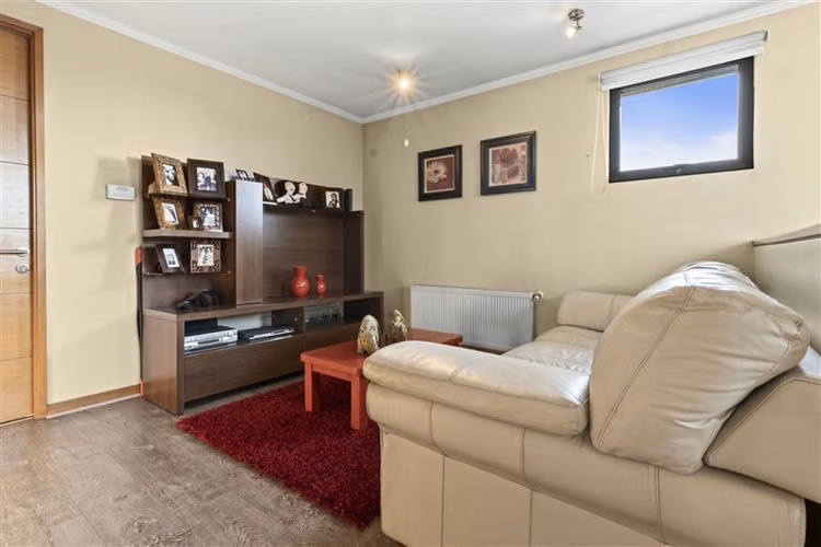 Casa en venta en Condominio de 4 dorm. y piscina en La Reina