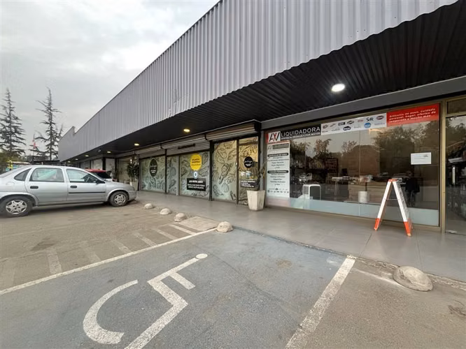 Se Arrienda Local Comercial 45 mts, Avenida Chicureo.
