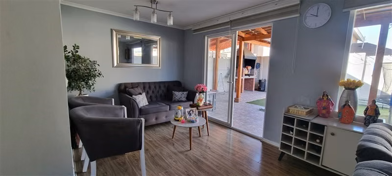 Casa en venta de 3 dorm. en condominio en comuna de Colina