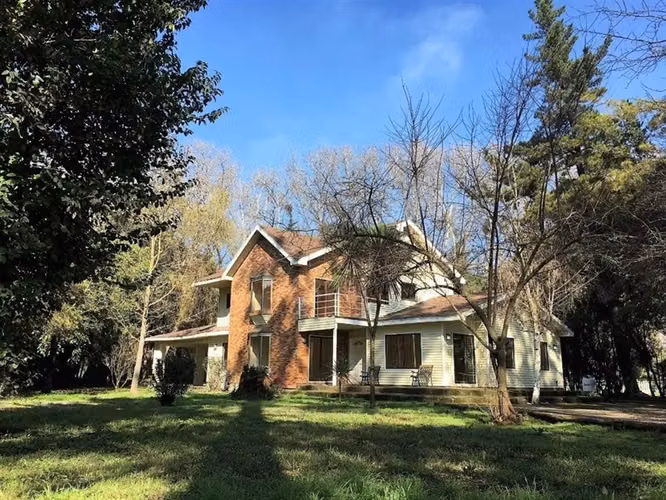 Casa en venta de 4 dorm. en Talagante