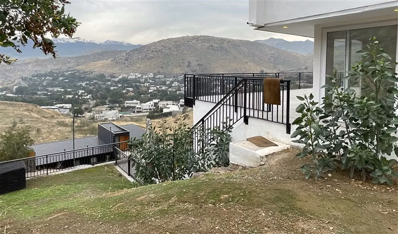 Casa en venta de 4 dorm. cond. La Reserva / Chicureo