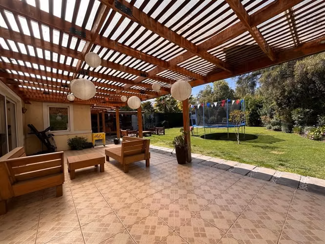 Casa en Venta de 4d, Piedra Roja, Clínica Alemana Chicureo.
