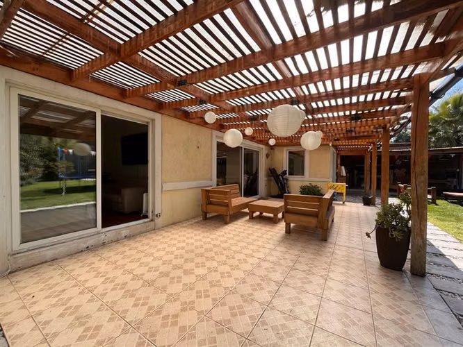 Casa en Venta de 4d, Piedra Roja, Clínica Alemana Chicureo.
